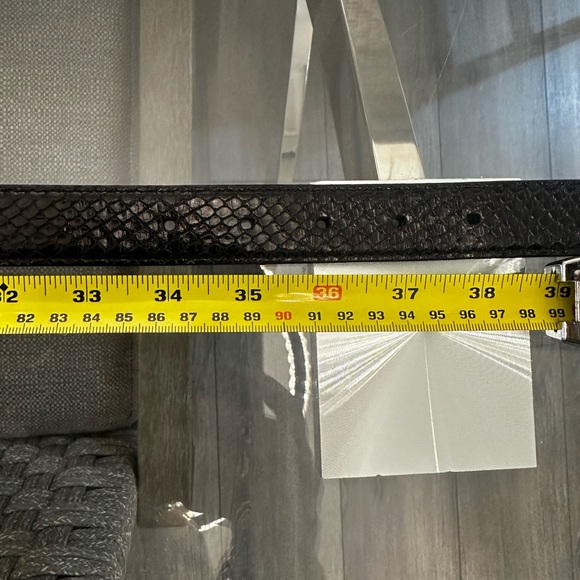 YSL SAINT LAURENT
Calfskin Snakeskin Embossed Love Heart Belt Bag Black - Picture 14 of 14